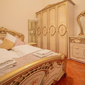 Deluxe Appartement met Vier Slaapkamers